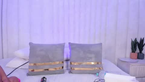 Niole online show from 02-17-26, 03:36