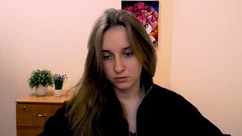 Snapshot of _nicole_new chatting on 01-23-25, 10:54 Nica online show from 01-23-25, 10:54