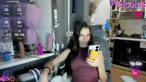 Nika online show from 11-26-25, 03:46