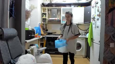 Nika online show from 12-15-25, 05:17