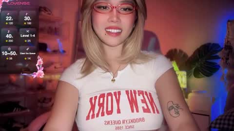 Lily online show from 09-25-25, 05:05