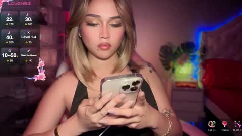 Lily online show from 10-10-25, 03:22