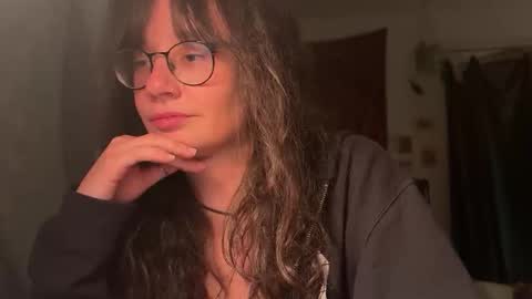 Mila online show from 03-25-26, 10:16