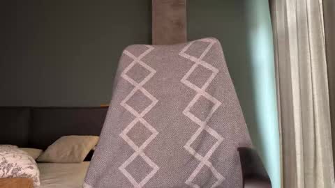 Snapshot of _octopussy_ chatting on 10-18-25, 09:32 Mikayla online show from 10-18-25, 09:32