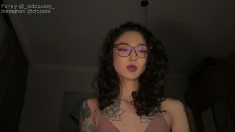 Mikayla online show from 04-20-26, 09:27