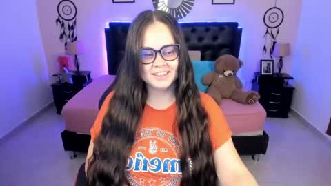 Snapshot of _oliviajoness chatting on 04-28-26, 12:21 Olivia jones online show from 04-28-26, 12:21