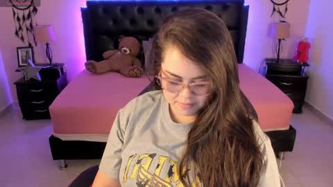 Snapshot of _oliviajoness chatting on 06-04-26, 03:29 Olivia jones online show from 06-04-26, 03:29