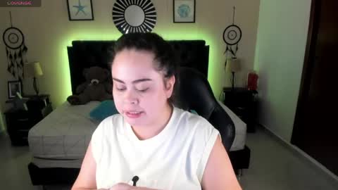 Snapshot of _oliviajoness chatting on 06-09-26, 12:17 Olivia jones online show from 06-09-26, 12:17