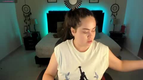 Snapshot of _oliviajoness chatting on 06-12-26, 12:15 Olivia jones online show from 06-12-26, 12:15