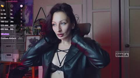 Snapshot of _owner_ chatting on 01-10-25, 01:41 The Supreme Goddess Rose online show from 01-10-25, 01:41