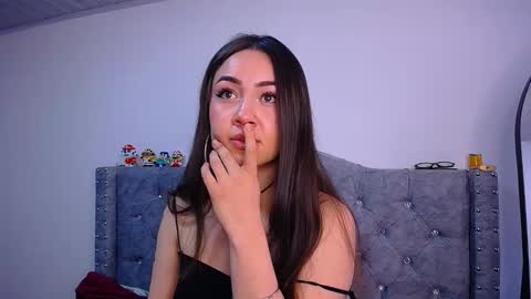 Paris online show from 11-20-25, 04:07