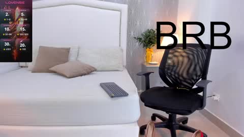 Snapshot of _peach1_ chatting on 02-04-25, 05:01 peach1 online show from 02-04-25, 05:01