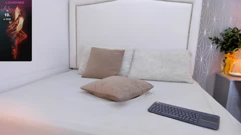 Snapshot of _peach1_ chatting on 02-04-25, 08:06 peach1 online show from 02-04-25, 08:06