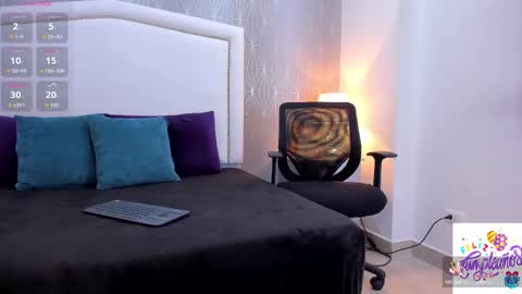 Snapshot of _peach1_ chatting on 10-07-25, 02:14 peach1 online show from 10-07-25, 02:14