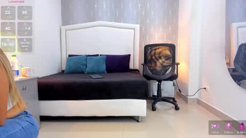 Snapshot of _peach1_ chatting on 01-07-26, 12:29 peach1 online show from 01-07-26, 12:29