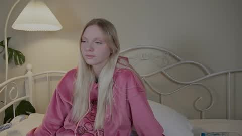 Viktoria online show from 09-27-25, 05:56