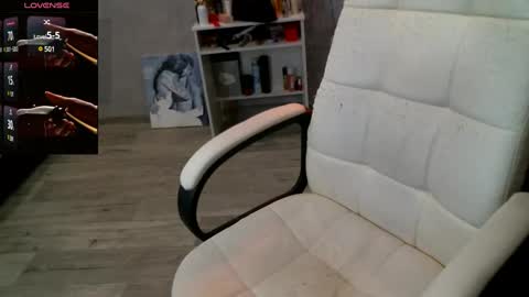 Ilona online show from 02-25-25, 08:36