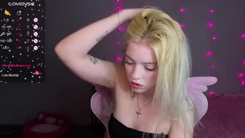 Ellie and Nika online show from 05-04-26, 04:14