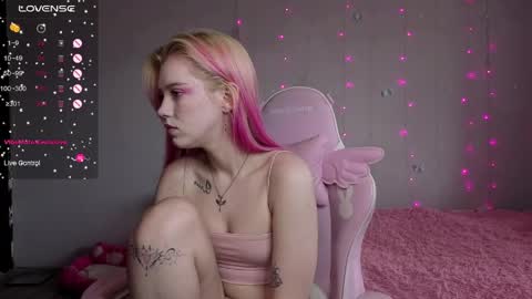 Ellie and Nika online show from 05-10-26, 12:10