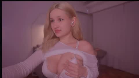 Eva online show from 05-20-26, 10:27