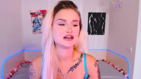 Snapshot of _ravena chatting on 09-29-25, 11:59 _ravena online show from 09-29-25, 11:59