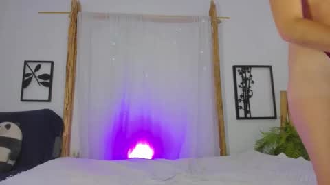 Moon online show from 10-10-25, 07:24