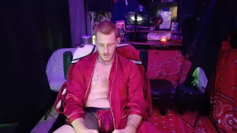 Snapshot of _redxxx chatting on 02-22-25, 01:57 REDxxx online show from 02-22-25, 01:57