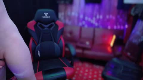 Snapshot of _redxxx chatting on 02-27-25, 05:58 REDxxx online show from 02-27-25, 05:58