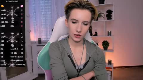 Snapshot of _rein_ramm chatting on 05-08-26, 03:17 Rein online show from 05-08-26, 03:17