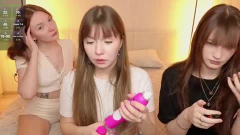 Snapshot of _reverse_gang_ chatting on 05-04-26, 03:46 LISSAPVT IS OPEN online show from 05-04-26, 03:46