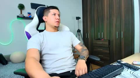 Roberto online show from 02-06-25, 12:26