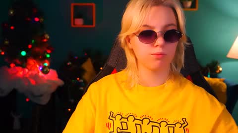 Snapshot of _rockstone_ chatting on 12-24-24, 04:11 Rock stone online show from 12-24-24, 04:11