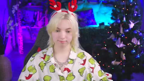 Snapshot of _rockstone_ chatting on 12-25-24, 07:35 Rock stone online show from 12-25-24, 07:35