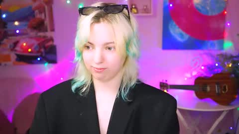 Snapshot of _rockstone_ chatting on 02-17-25, 11:13 Rock stone online show from 02-17-25, 11:13