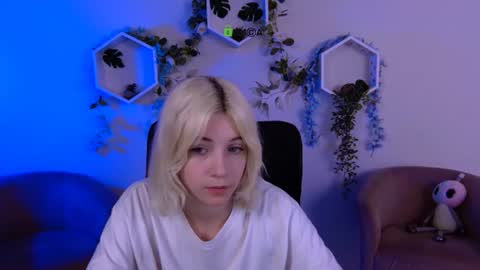 sabrina  online show from 06-24-26, 06:51