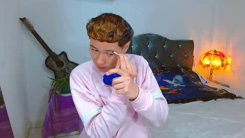 santi online show from 04-20-26, 08:17