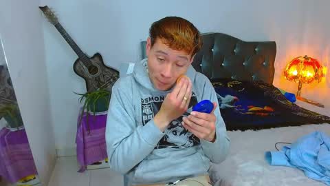 santi online show from 04-23-26, 02:46