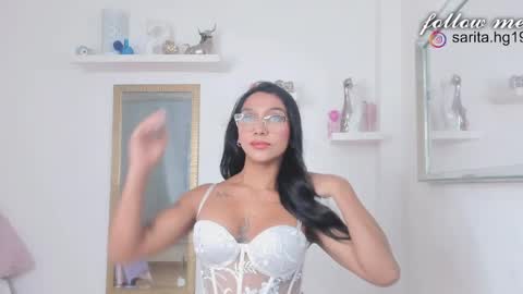 Snapshot of _sara_hernandez chatting on 05-29-26, 06:33 Sara intagram online show from 05-29-26, 06:33