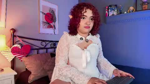 Snapshot of _sarahrose chatting on 06-11-26, 02:53 Sara online show from 06-11-26, 02:53