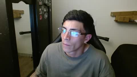 Snapshot of _schnnneider_ chatting on 04-28-26, 12:42 SCHNEIDER online show from 04-28-26, 12:42