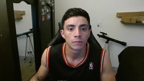 Snapshot of _schnnneider_ chatting on 04-29-26, 10:27 SCHNEIDER online show from 04-29-26, 10:27