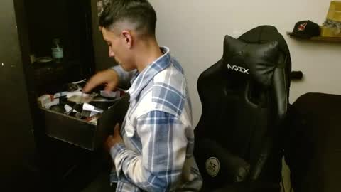 Snapshot of _schnnneider_ chatting on 05-10-26, 11:43 SCHNEIDER online show from 05-10-26, 11:43