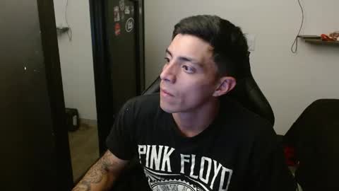 Snapshot of _schnnneider_ chatting on 05-18-26, 10:37 SCHNEIDER online show from 05-18-26, 10:37