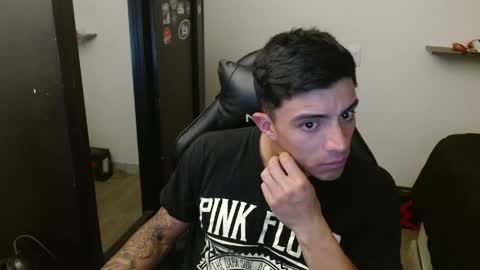 Snapshot of _schnnneider_ chatting on 05-19-26, 01:56 SCHNEIDER online show from 05-19-26, 01:56