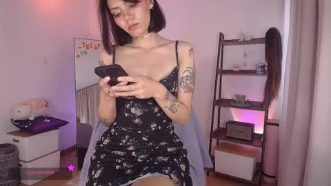 Laura online show from 10-12-25, 08:08