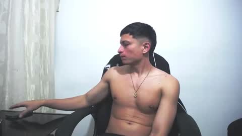 Juan Pablo-independent model online show from 02-20-25, 03:34