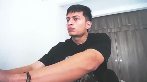 Juan Pablo-independent model online show from 02-16-26, 05:31