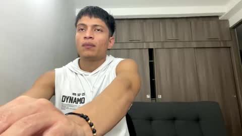 Juan Pablo-independent model online show from 03-08-26, 10:35