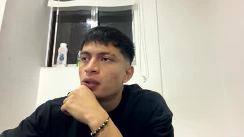 Juan Pablo-independent model online show from 06-10-26, 03:07