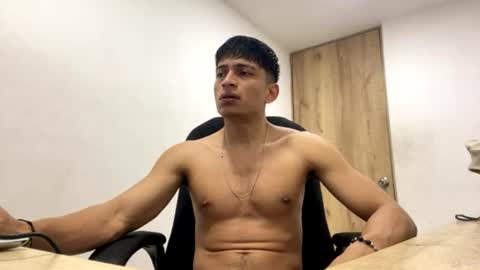 Juan Pablo-independent model online show from 07-01-26, 05:31